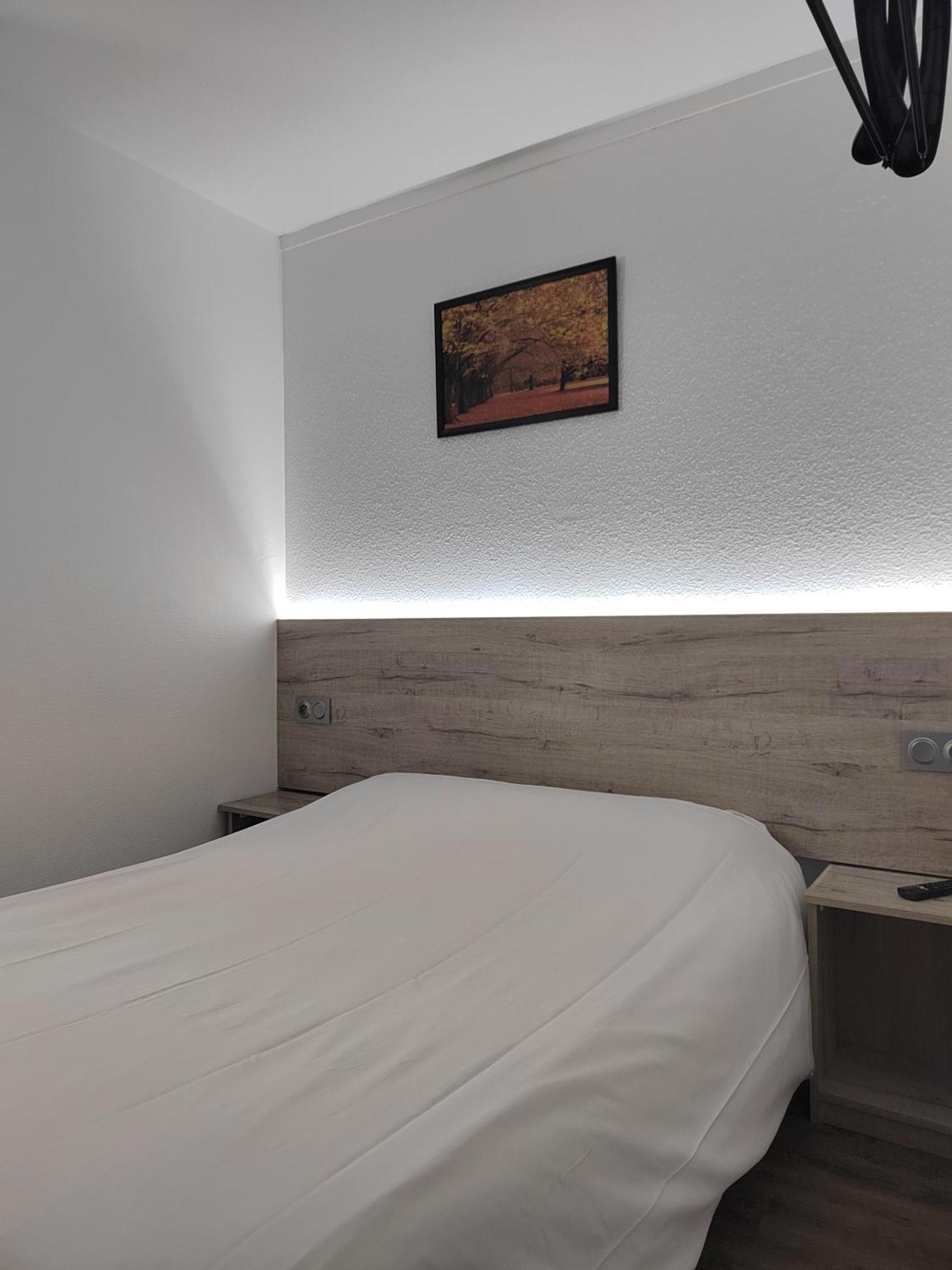 Alpha Hotel Bouafle Zewnętrze zdjęcie